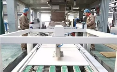 探秘高度自動(dòng)化生產(chǎn)線(xiàn) 卓達(dá)集團(tuán)如何以科技引擎，鑄就全球頂級(jí)綠色建筑未來(lái)